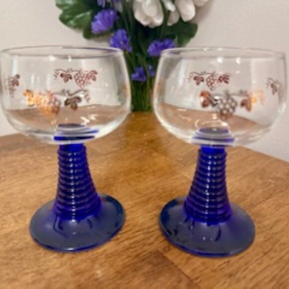 Vintage Cocktail Glasses Pair with Gold Grapevine Pattern and Cobalt Blue Beehiv - Picture 4 of 10